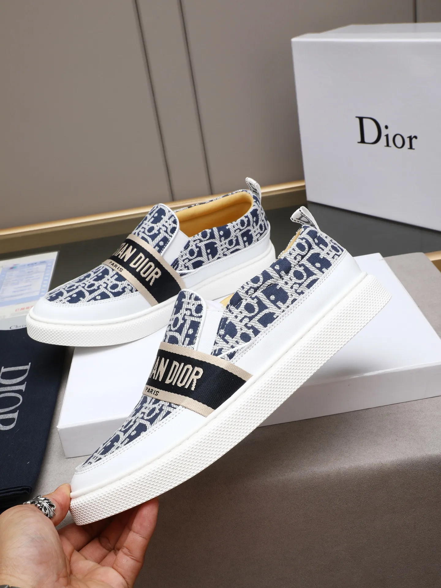 PP400 Dior upper cowhide ➕Dior classic fabric ➕Leather lining original non-slip wear-resistant lightweight soft outsole Style category: men's casual shoes, trendy style, comfortable on the feet Color: actual picture color 38-44 size (45 customized)